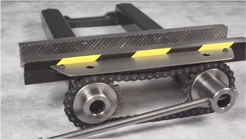 废旧零件大变身 DIY金属台钳实用指南